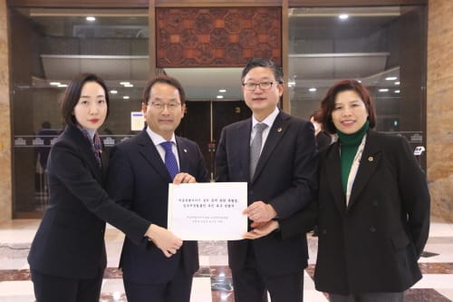세종시의회 김현옥·김효숙·안신일 의원 홍성국·강준현 국회의원과 만나 세종시법 일부개정 촉구 성명서 제출