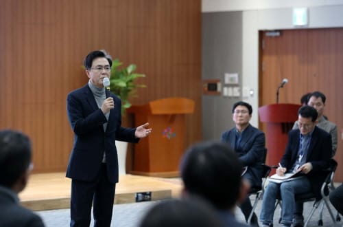 전 직원에 ‘사과문’ 보낸 김태흠 지사
