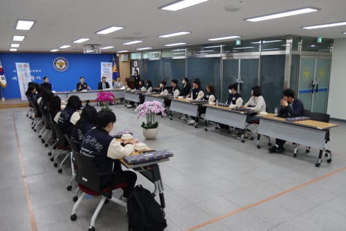 “온라인 불법 정보, 우리가 직접 잡는다!”