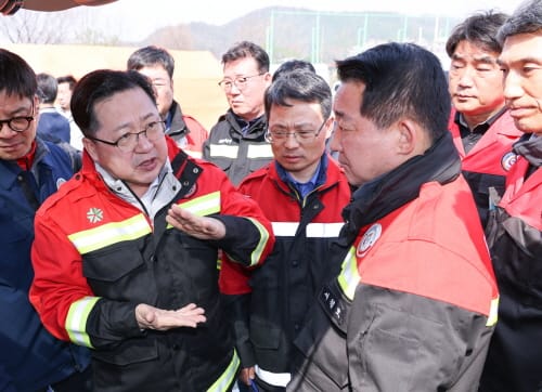이장우 대전시장 이틀째 현장 진두지휘, “산불 완진 총력... 시민안전 최우선”