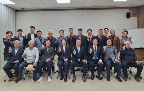 ‘전현직 의원 한 자리에’ 세종시의회-의정회 간담회 개최