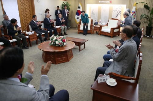 스승의 날 맞아 교육삼락회와 소통