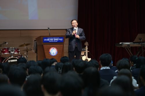 “삼성 입사가 아니라 삼성 만드는 꿈 꾸어야”