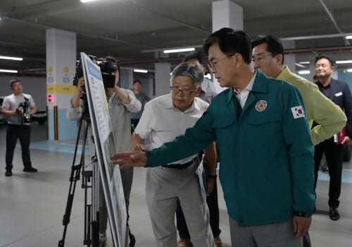 김태흠 지사 ‘철근 누락 무량판 아파트’ 점검