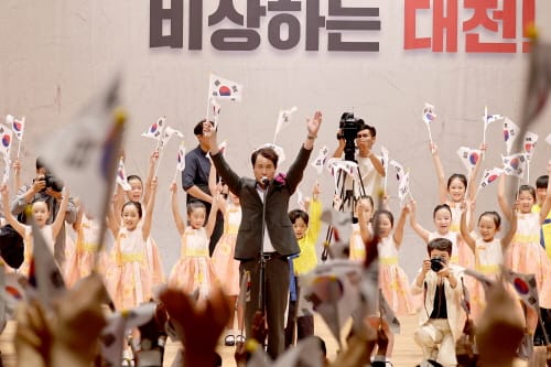 이상래 대전시의회 의장 “광복절 정신계승 만세삼창 선창”