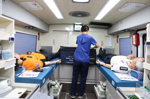 생명을 나누는 사랑의 헌혈증 기증