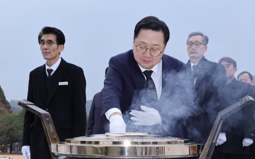 이장우 시장, 보훈공원·대전현충원 참배로 새해 일정 시작