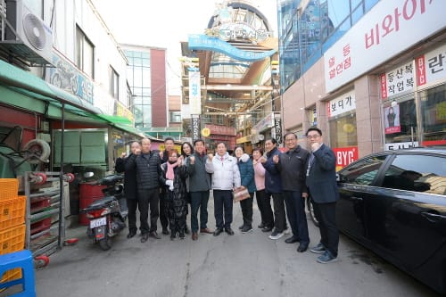 최민호 시장, 설맞이 전통시장 방문 상인 격려 및 민심 살펴