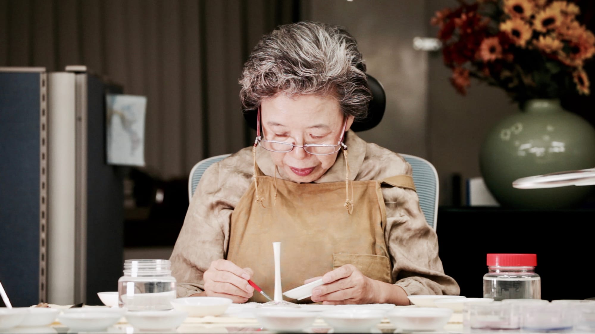 ‘사람이 만든 가장 아름다운 보석’ 한국 칠보 예술의 대가 이수경 작가