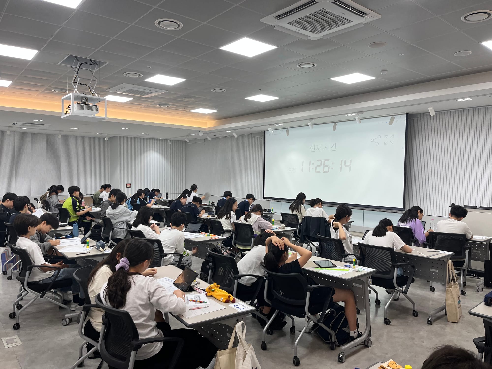과학토론으로 논리력 향상, 디지털 도구로 융합적 문제해결