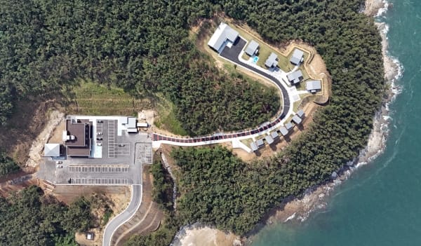 푸른 파도·황금빛 낙조 물든 명품 휴양림