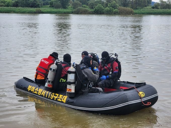 충남소방본부 백마강서 합동 수난 구조 훈련 펼쳐