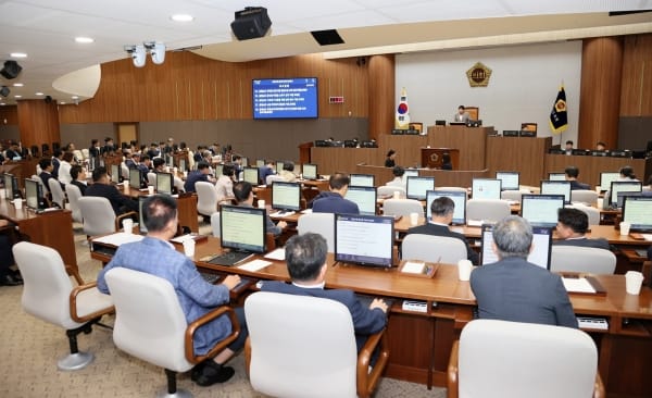 충남도의회 제361회 임시회 2회 추경 등 처리 후 폐회
