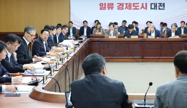 “기억과 공간이 공존하는 도시, 철거보다 상생”