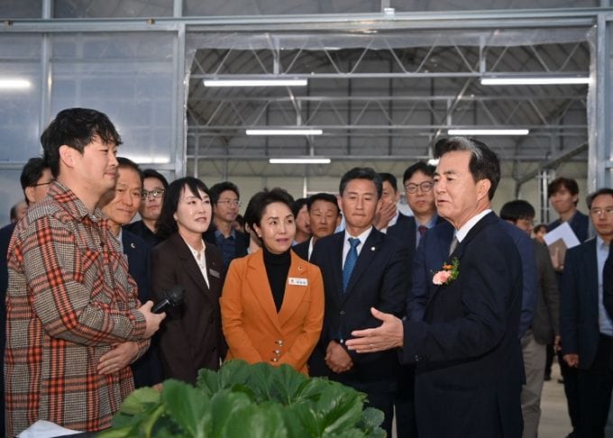 충남도, ‘1호’ 청년 임대형 스마트팜 탄생