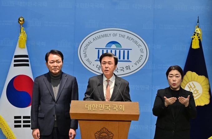 김태흠 충남지사, 정치적 통합 논의 중단 촉구