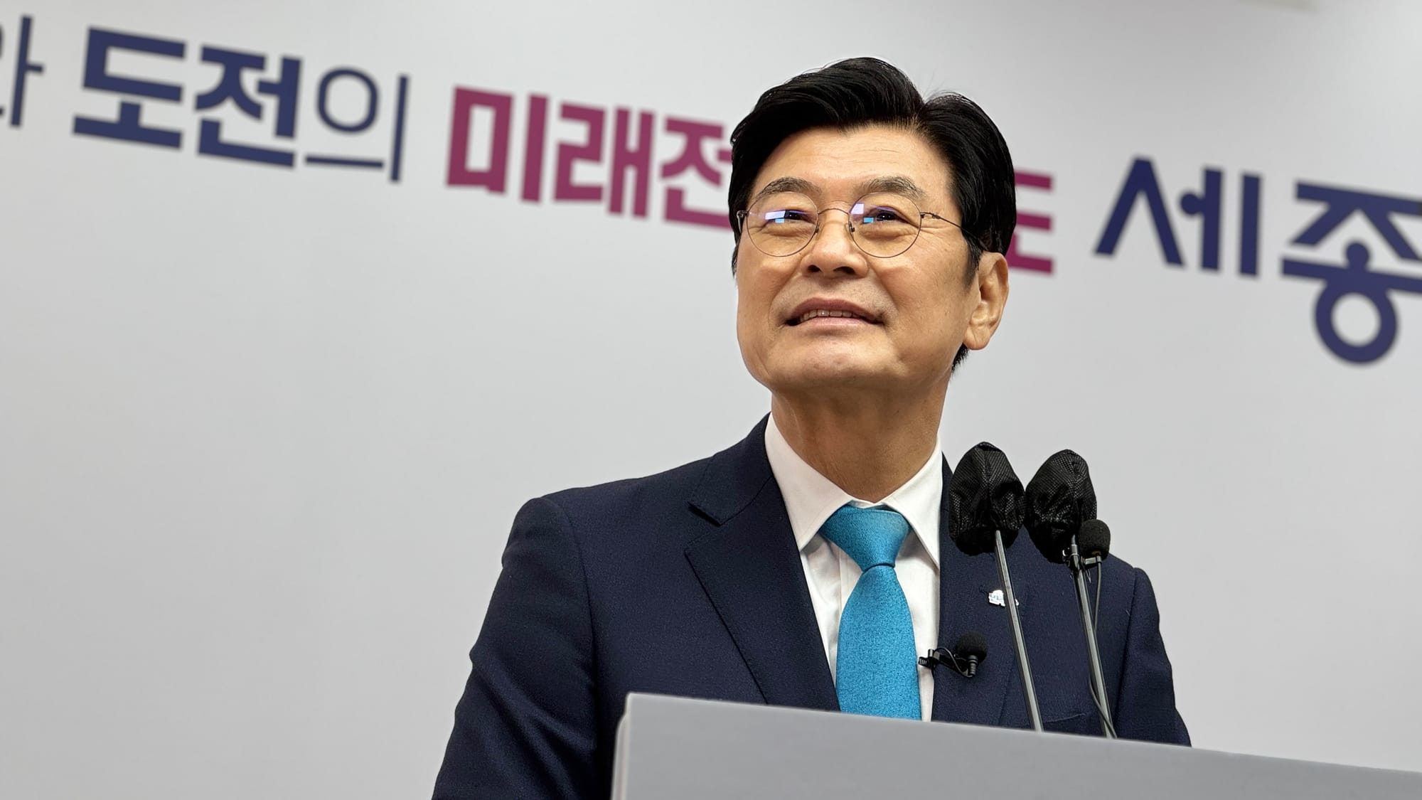 '이춘희 출판기념회는 다르네'... 선거철 세 과시 ‧ 편법 모금 창구된 정치인 행사와 딴판