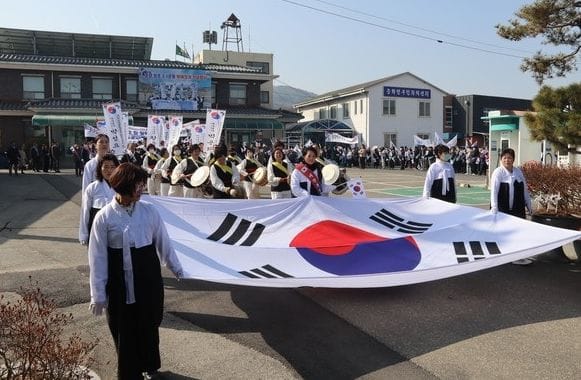 부여 “우리 땅은 비워주고 너희들은 물러가라”