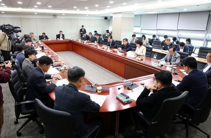 충청남도 김태흠 지사 “지역경제 회복 전방위 노력을”