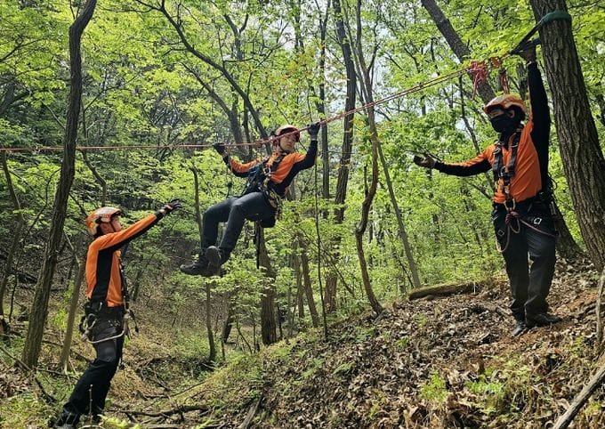 세종북부소방서, 봄철 산악사고 대비 특별구조훈련 진행