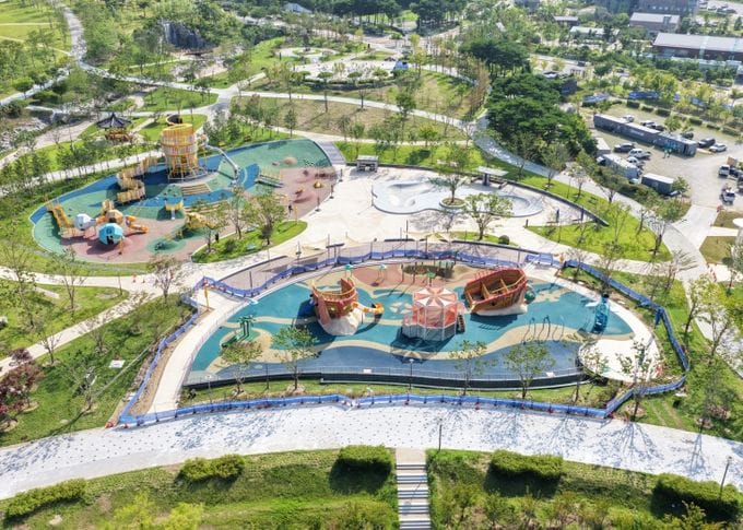 충남도 새단장 마친 내포 홍예공원서 물놀이 즐겨요!