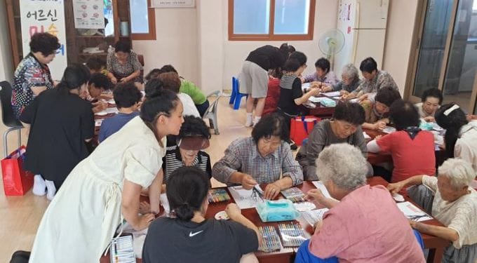 부여군 성·가정폭력상담센터, 어르신 대상 미술치료 놀이사업 진행