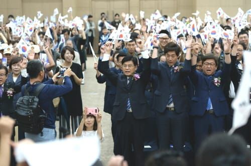 “우리 힘으로 평화 정착시켜야” post image