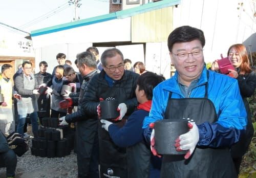 대전시, 시내버스 업계와 ‘사랑의 연탄’ 배달 post image
