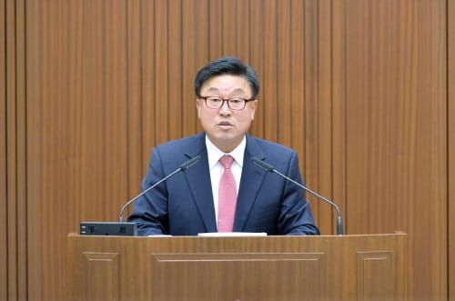 김정봉 의원 “금강 유휴부지 활용한 종합스포츠타운 조성 필요” post image
