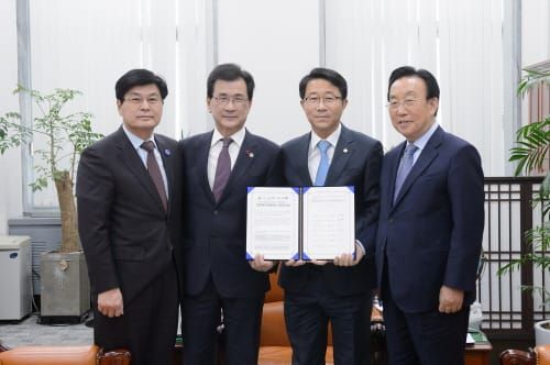 이춘희 시장, 지역 현안문제 해결 위해 국회방문 post image