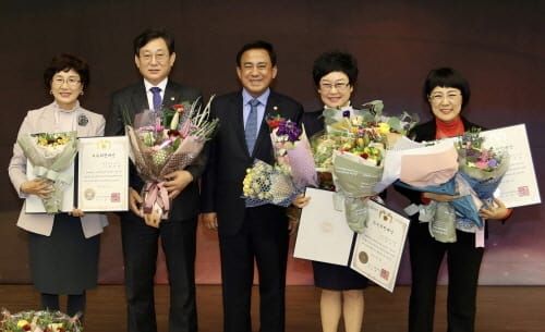 구미경․박상숙․최선희 대전시의원, 우수의정대상 수상 post image