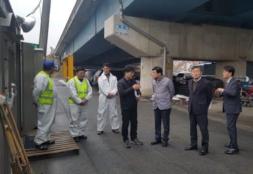 이춘희 세종시장, AI 확산차단 위한 현장소독 점검 post image