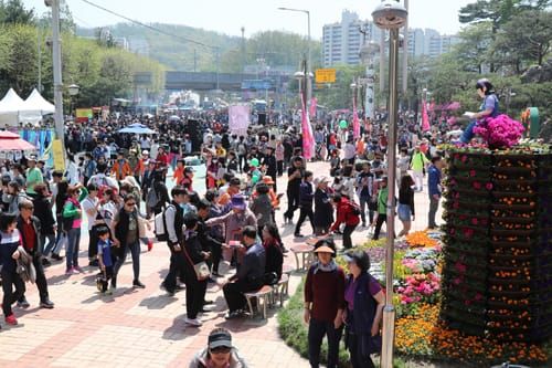 군포시, 27일부터 3일간 열린 ‘2018 군포철쭉축제’ 대성황 post image