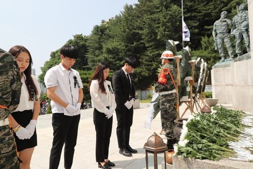 군포시, “제63회 현충일 추념행사” 개최 post image