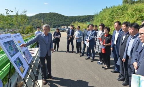 충남도의회 행자위, 서천·예산군 도시개발사업지 현장방문 post image