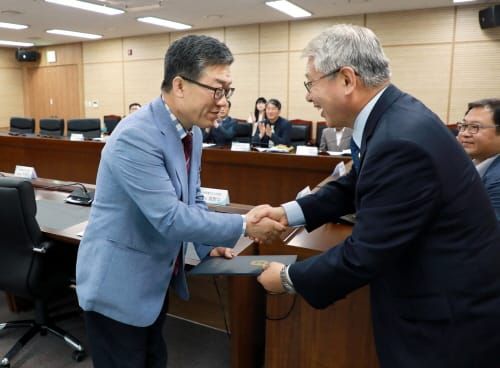 세종시의회, 입법고문․고문변호사 위촉식 개최 post image