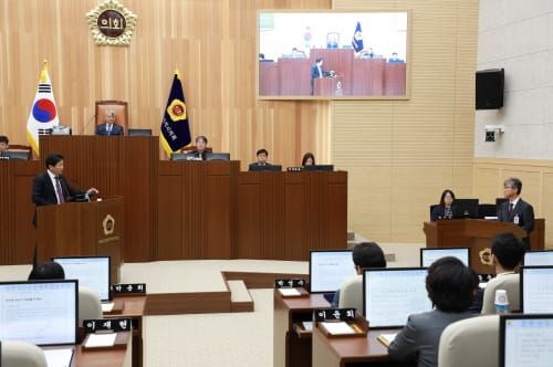 세종시의회 윤형권 의원, “결식아동급식비 현실화 하라” post image