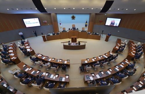충남도의회, 민선 7기 충남도, 도교육청 첫 행정사무감사 돌입 post image