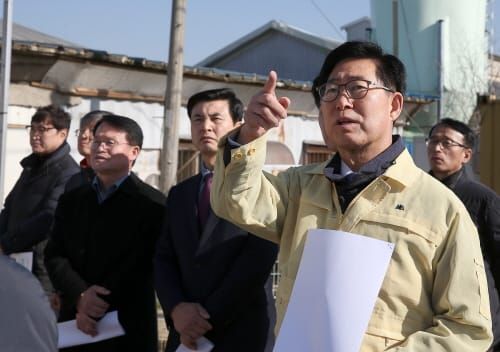 AI 방역초소 찾아 차단방역 상황 점검 post image
