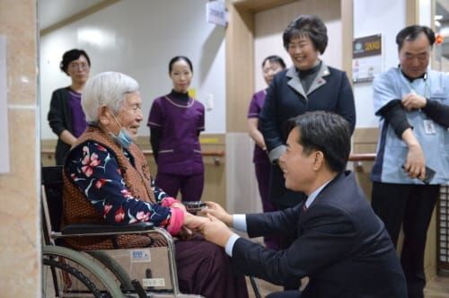 박정현 군수, 사회복지시설 방문 따뜻한 온정 나눠 post image