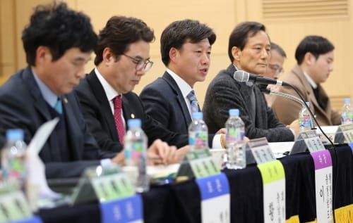 충남도의회, “청년실업 해소 및 4차 산업혁명 시대 대비한 충남형 신성장동력 마련 필요성” 토론의 장 마련 post image