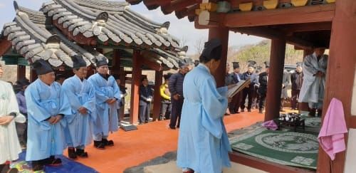 부여군 남면 동절사·임천면 간곡서원 춘향제 성황 post image