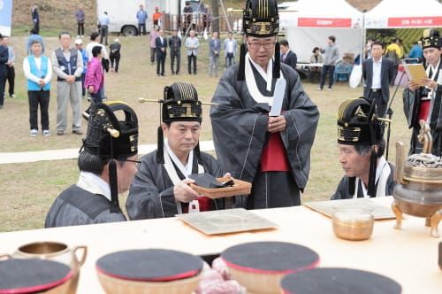 “문화예술로 행복한 전의 왕의물시장에 오세요” post image