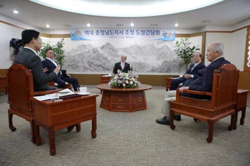 ‘도정 길잡이’ 선배 도지사 경험 듣는다 post image