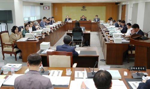 충남도의회 예결특위, 道 제2회 추경 심의 의결 post image