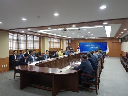 박정현 부여군수, 백제문화제 행사장 방역에 만전 당부 post image