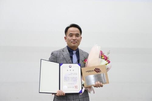 충남농기원 허종행 팀장 ‘지방행정의 달인’ 선정 post image