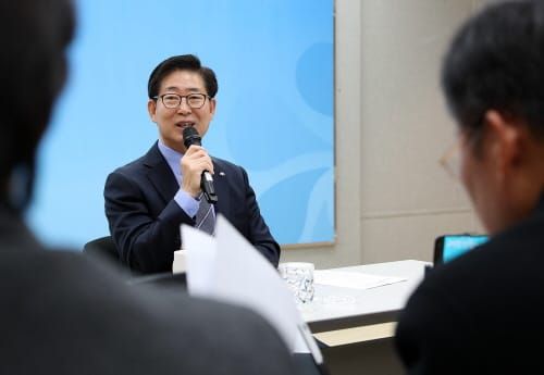 제14대 문화체육부지사에 이우성 실장 post image