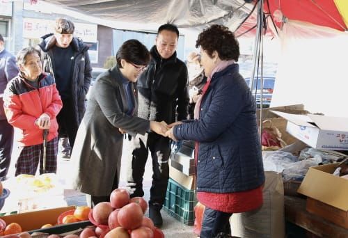 김진숙 행복청장, 설명절 대평전통시장 방문 및 애로사항 청취 post image