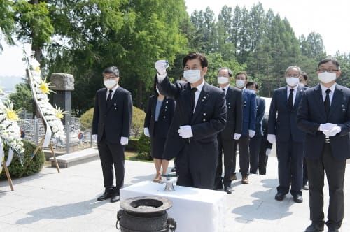 세종시, 순국선열과 호국영령 얼 기리는 '제65회 현충일 추념식 개최' post image